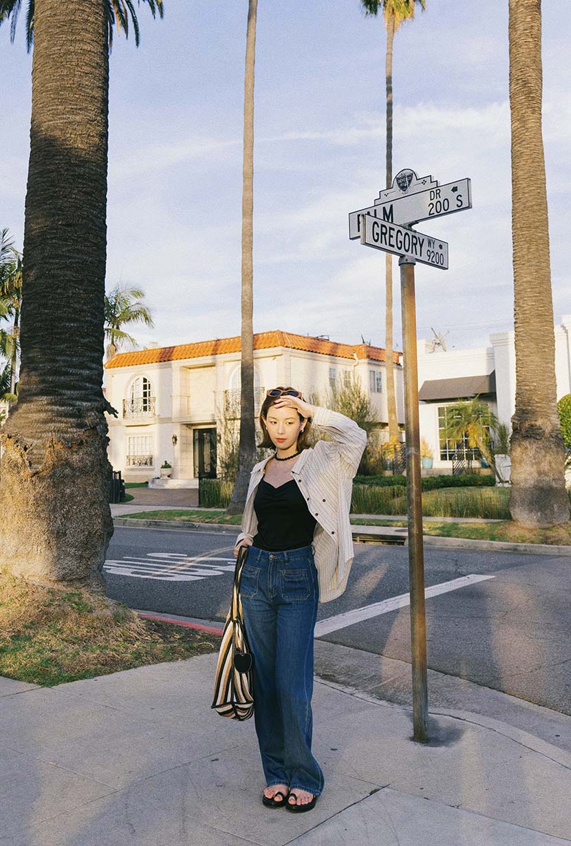 Odilia Mid Rise Straight Leg Jeans - Mid Indigo